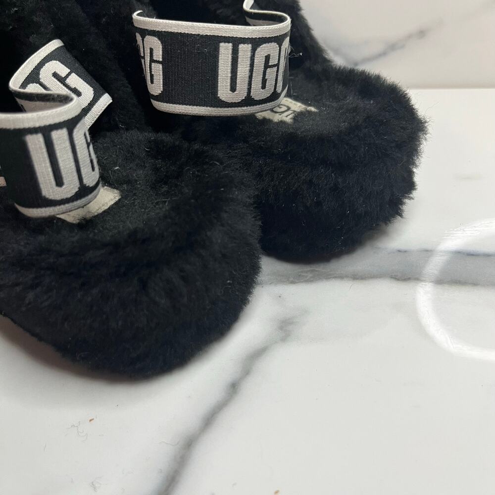 UGG Women’s Black Sherpa Shearling Slides Fluff Yeah Slippers Sz 7 Cozy - Picture 4 of 5